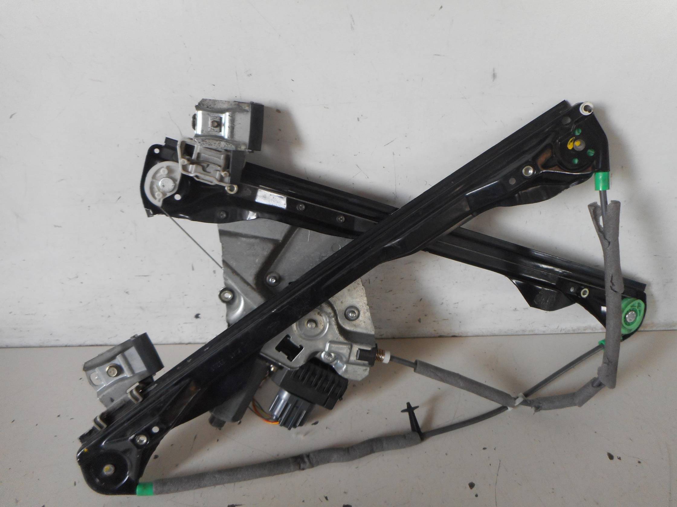 Alzacristallo elettr. porta ant. sx.